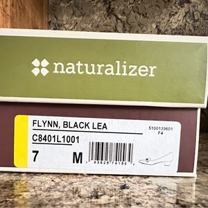 Black leather naturalizer shoes, semi used size 7